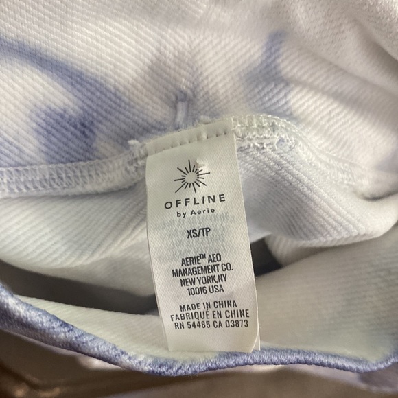 🦋AERIE OFFLINE LEGGINGS One of a kind blue and white tie-dye size extra small - Picture 8 of 10